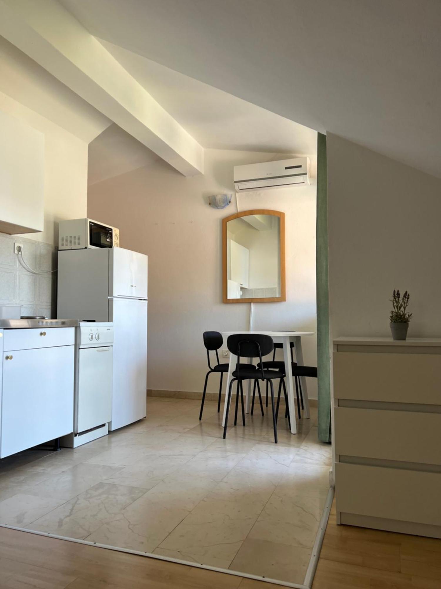 Apartman Kalac กอร์จูลา ภายนอก รูปภาพ
