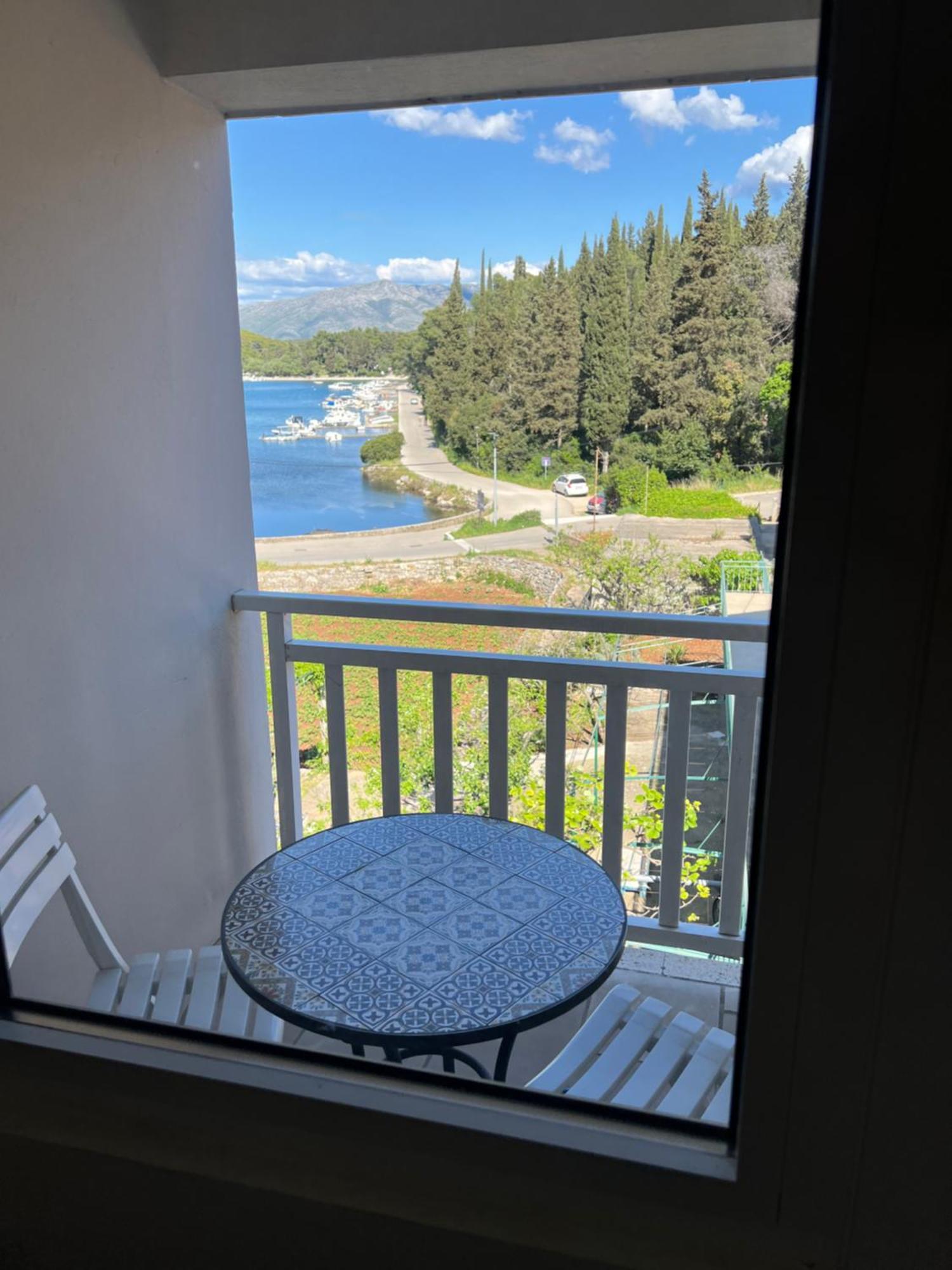 Apartman Kalac กอร์จูลา ภายนอก รูปภาพ